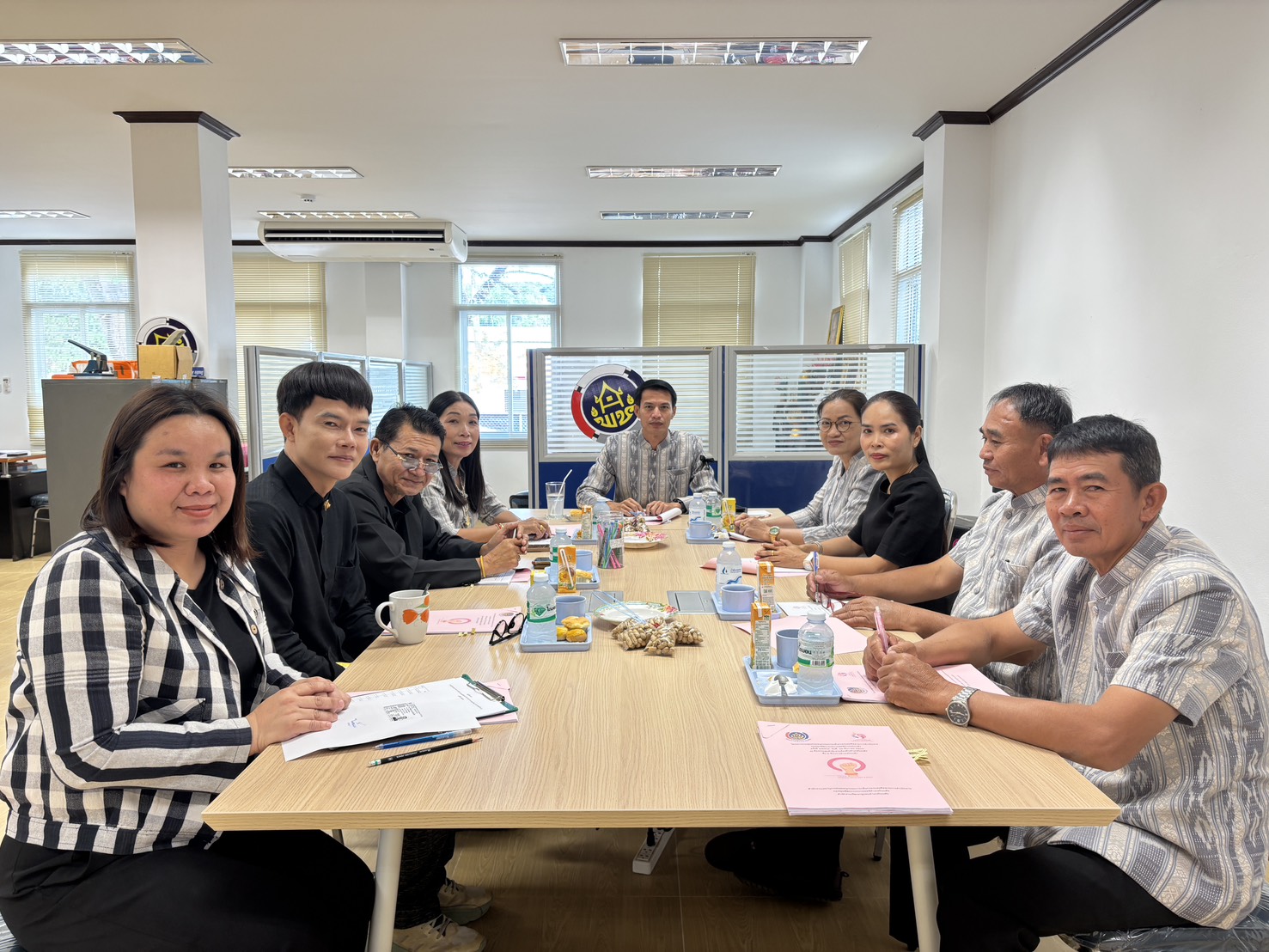 🌾☘️ สพอ.โนนสัง ดำเนินโครงการประชุมคณะอนุกรรมการกลั่นกรองและติดตามการดำเนินงานกองทุนพัฒนาบทบาทสตรีอำเภอโนนสัง ครั้งที่ 1/2569🌾🐟